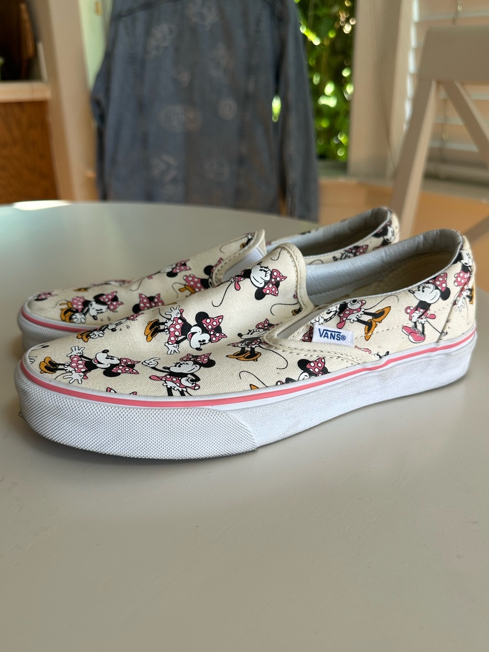 Vans x Disney Minnie Mouse Slip-On Sneakers - Cream, Pink & Black